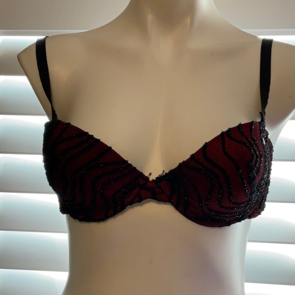 Chic Black and Red Women's Bra - Picture 1 of 7